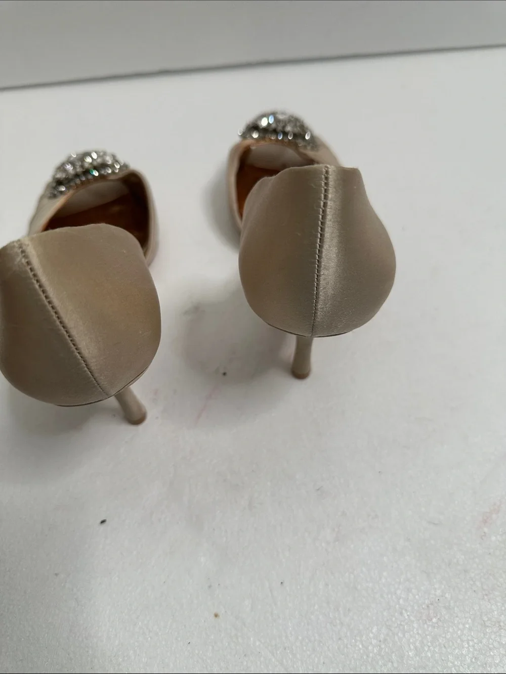 Badgley Mischka Champagne Satin Peep-Toe Heels with Crystal Medallions size 9